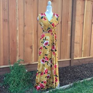 Gold Flowery Wrap Red Rose Tie Dress Large L NWOT